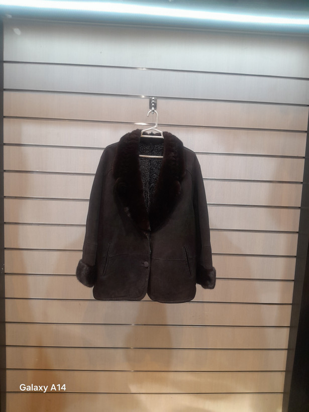 کت یونیسکس پوست بوفالو یقه پوست مینگ طبیعی برند leather SAJAD بادوام وگرمابسیار بالا