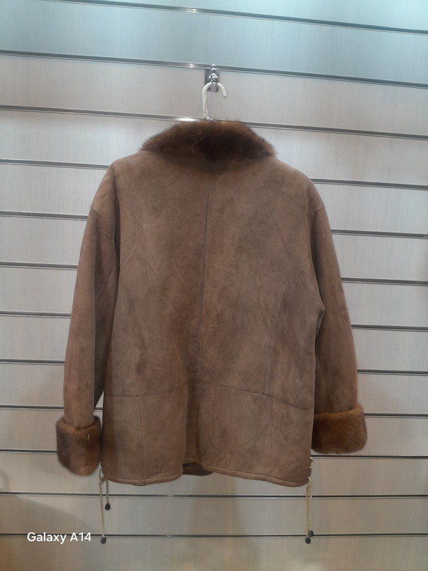 کت یونیسکس پوست بوفالو یقه پوست روباه طبیعی برند leather SAJAD بادوام وگرمابسیار بالا