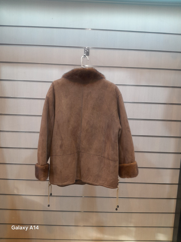 کت یونیسکس پوست بوفالو یقه پوست روباه طبیعی برند leather SAJAD بادوام وگرمابسیار بالا