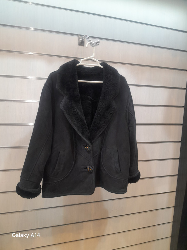 کت یونیسکس پوست بوفالو یقه پوست گوسفندمیرینوس برند leather SAJAD بادوام وگرمابسیار بالا