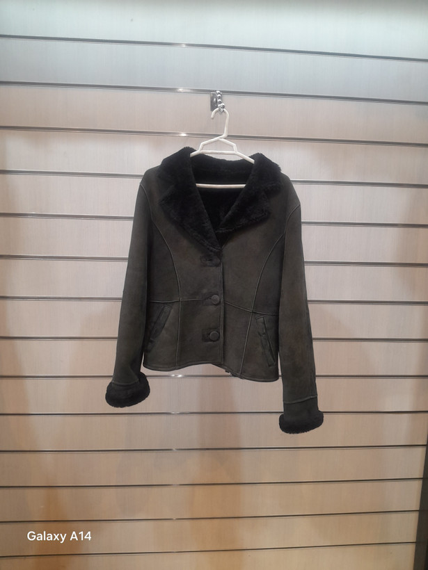 کت یونیسکس پوست بوفالو یقه پوست گوسفندمیرینوس طبیعی برند leather SAJAD بادوام وگرمابسیار بالا