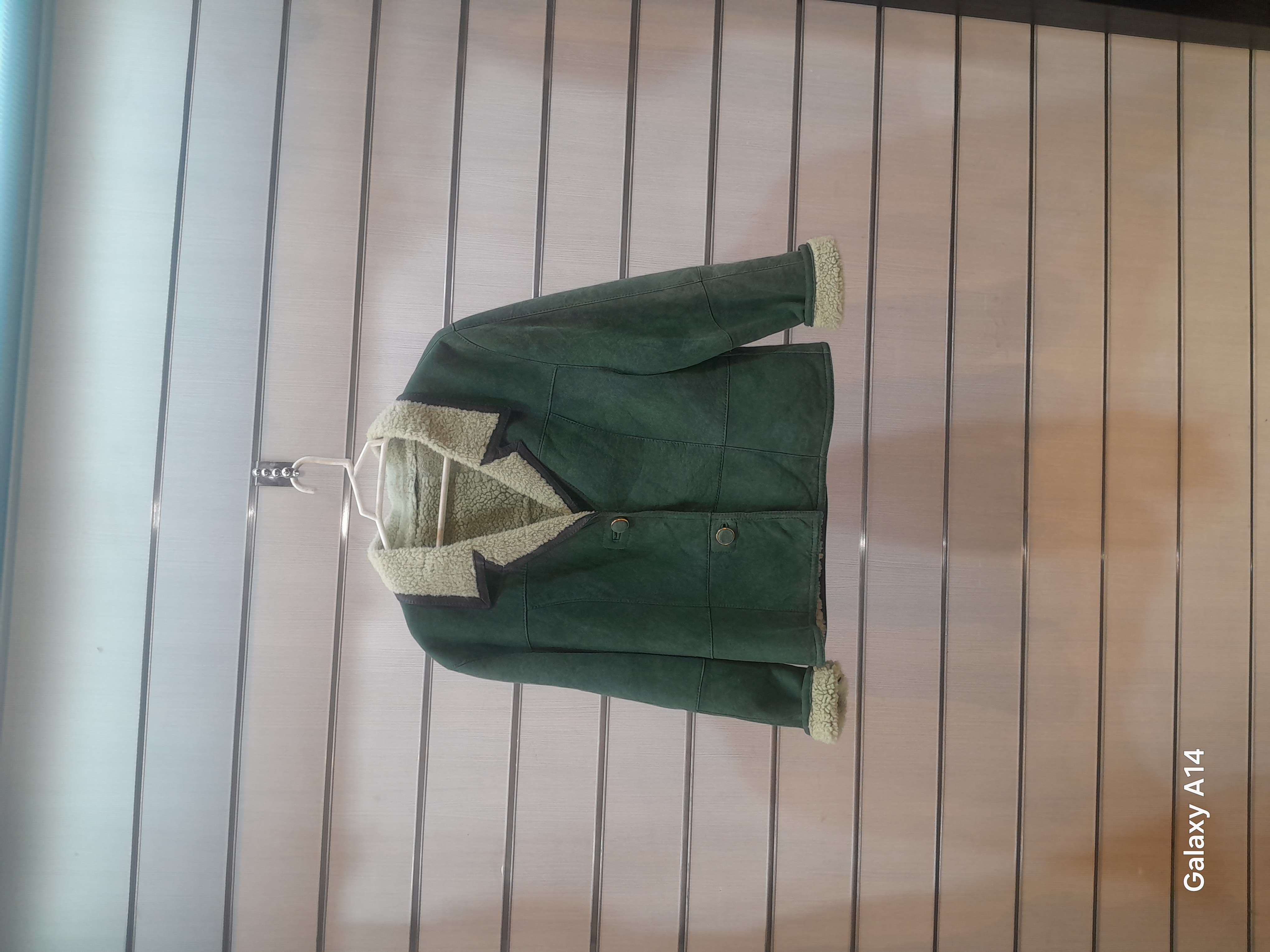 کت زنانه پوست بوفالو طبیعی برند leather SAJAD بادوام وگرمابسیار بالا