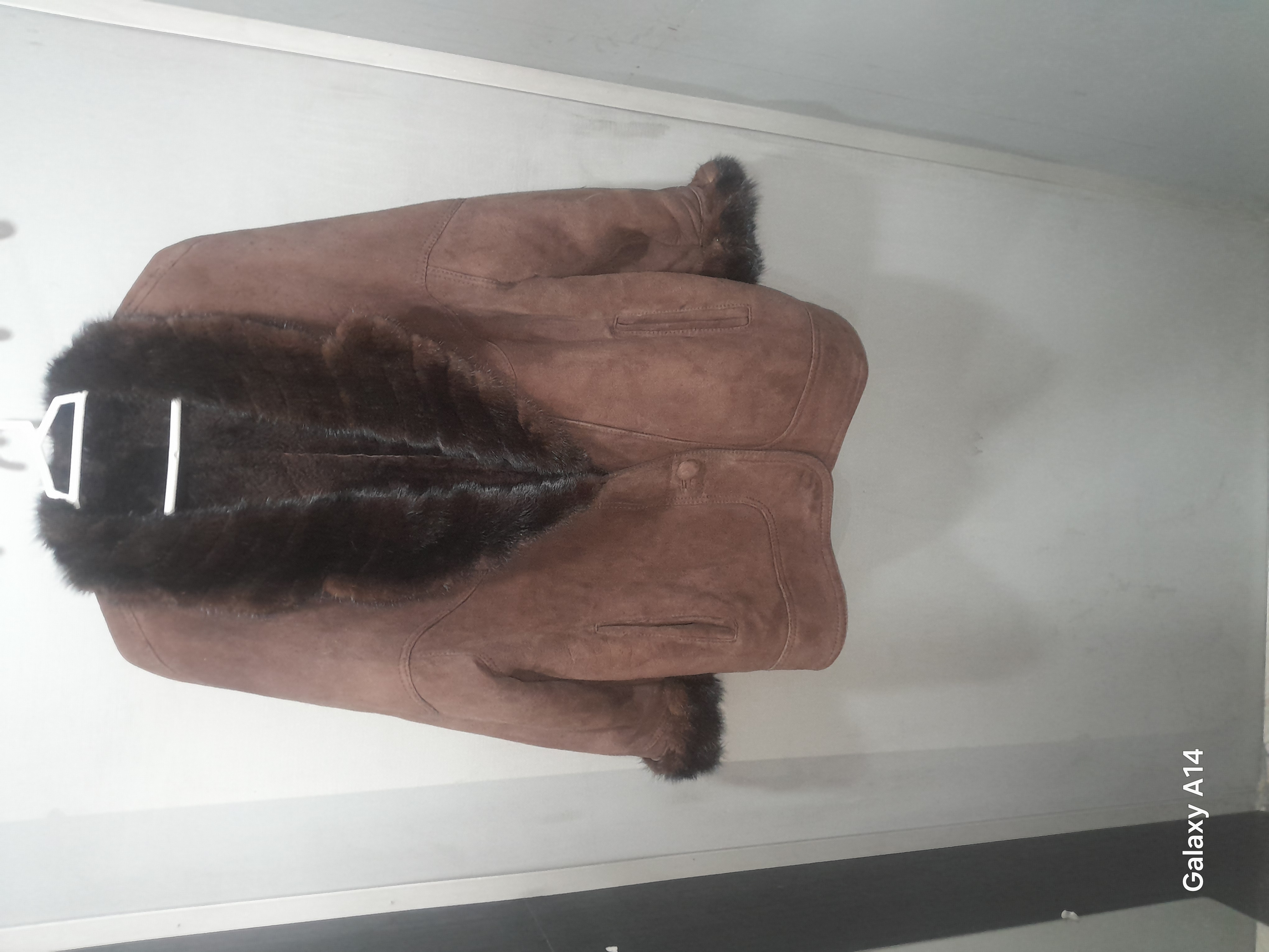 اوکت یونیسکس پوست بوفالو اصلی یقه پوست مینگ طبیعی برند leather SAJAD بادام بسیار بالا