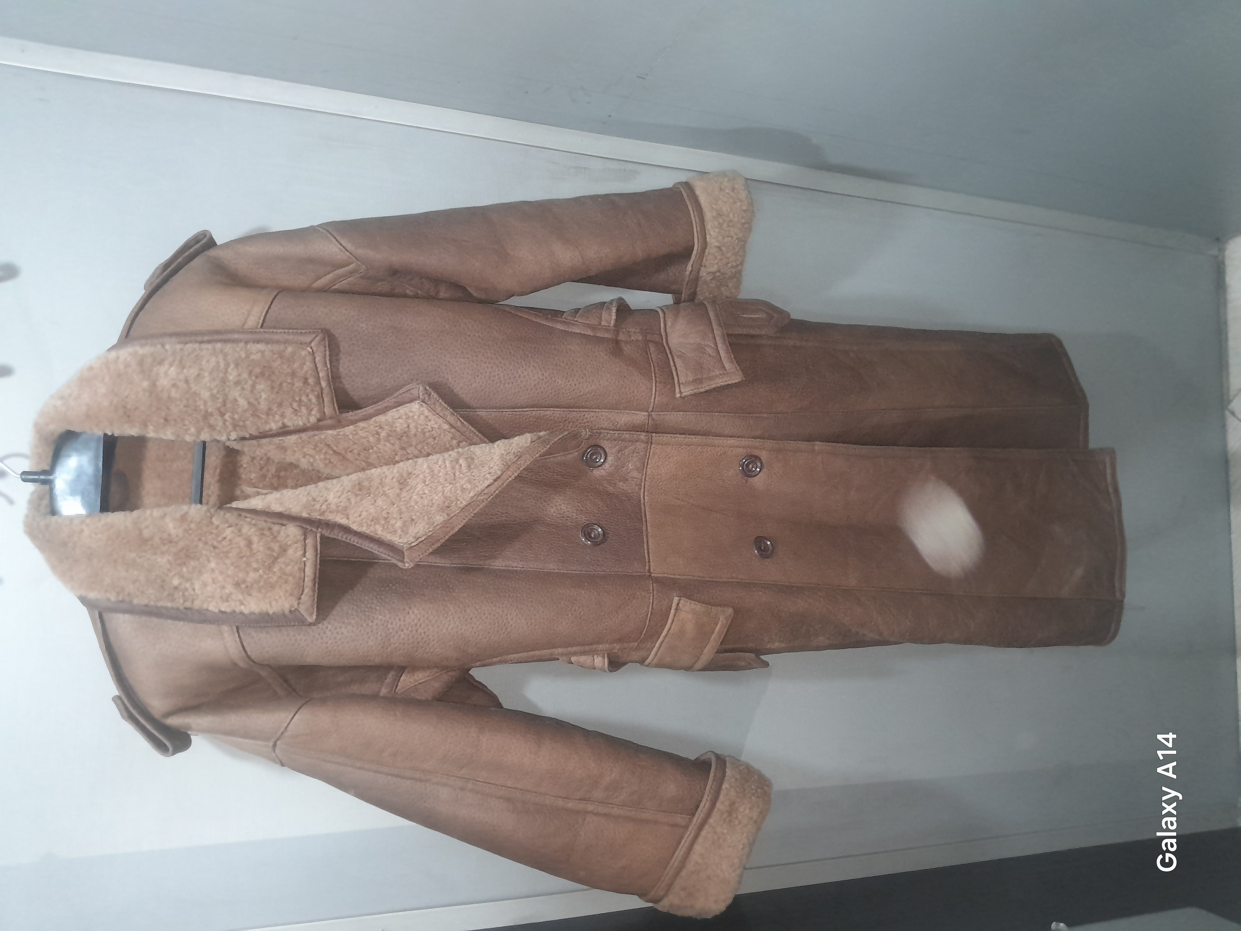 پالتو یونیسکس پوست بوفالو طبیعی برند leather SAJADگرماودوام بسیار بالایی دارد