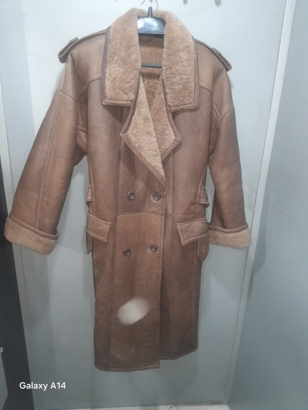 پالتو یونیسکس پوست بوفالو طبیعی برند leather SAJADگرماودوام بسیار بالایی دارد