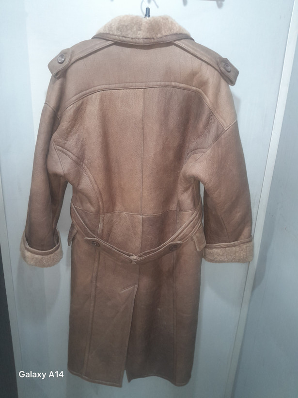 پالتو یونیسکس پوست بوفالو طبیعی برند leather SAJADگرماودوام بسیار بالایی دارد