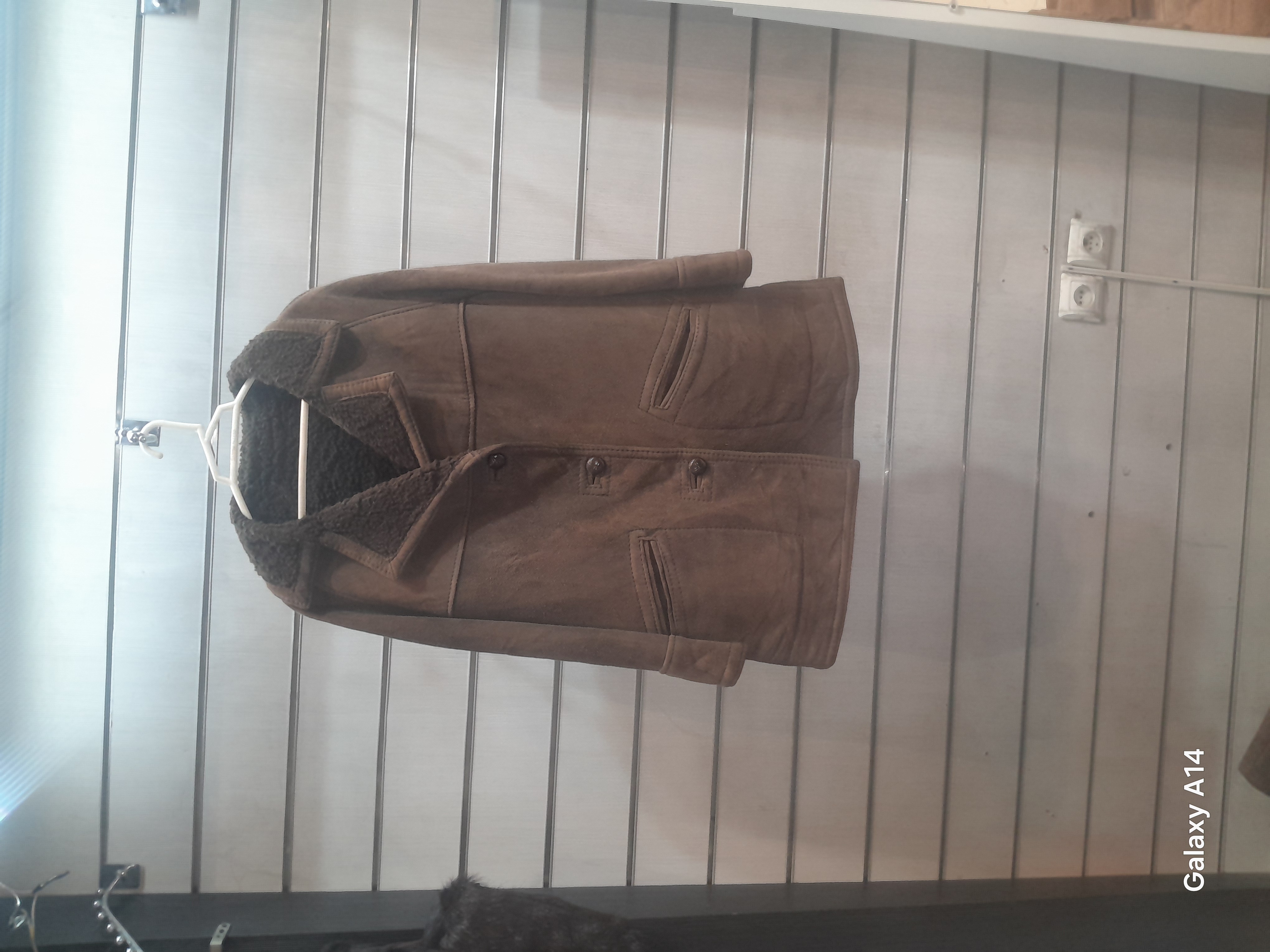 اورکت مردانه پوست بوفالو اصلی برند leather SAJAD بادام و گرما بسیار بالا