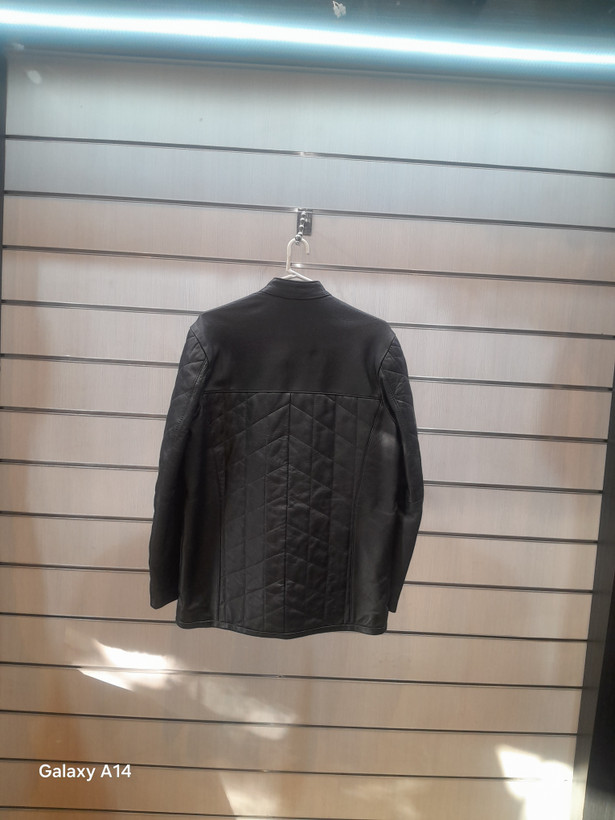 کاپشن مردانه چرم گاوی برند leather SAJADبادوام وگرما بسیار بالا