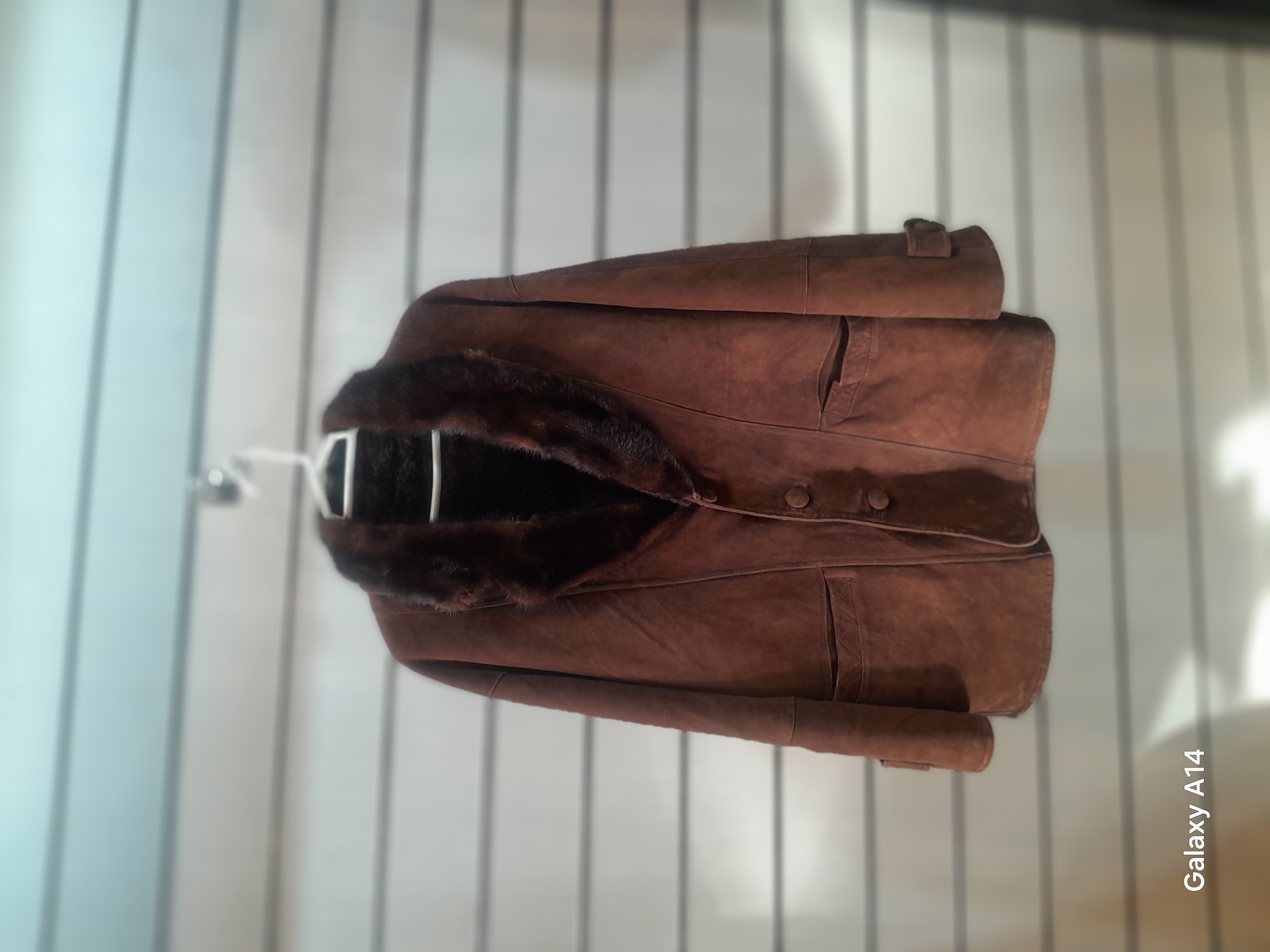اورکت یونیسکس پوست بوفالو یقه پوست مینگ طبیعی برند leather SAJAD بادام وگرمای بسیار بالا