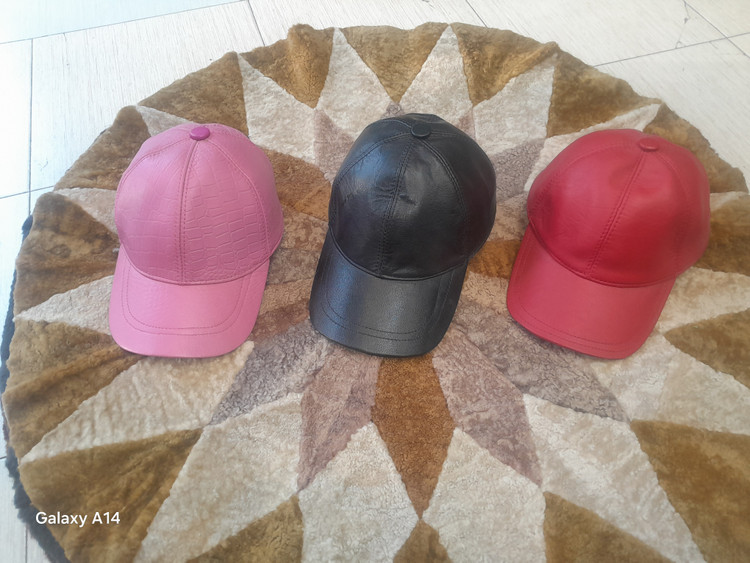 کلاه نقاب دار چرم گوسفندی طبیعی برند leather SAJAD بادام بسیار بالا